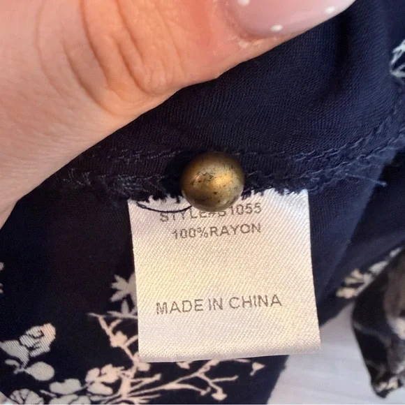 JODIFL Navy Floral Print Keyhole Long Sleeve Blouse - Size Small - Picture 6 of 7